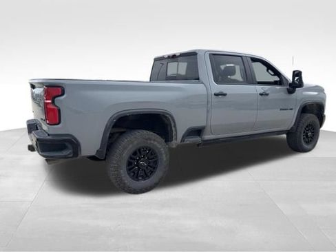 Used 2025 Chevrolet Silverado 2500 ZR2 w/ Technology Package AWD/4WD image 5