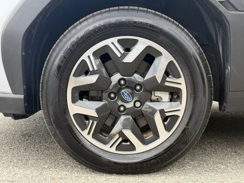 Used 2025 Subaru Forester Premium AWD/4WD image 28