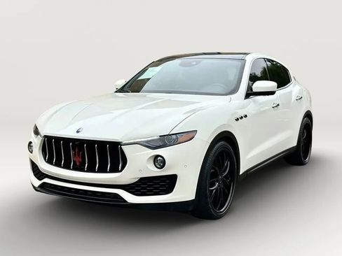 Used 2018 Maserati Levante AWD/4WD image 37