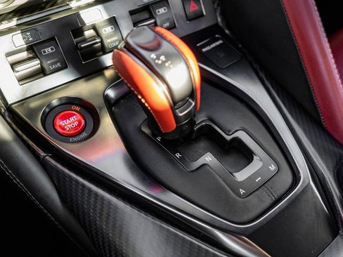 Used 2020 Nissan GT-R Premium w/ Premium Interior Package image 27