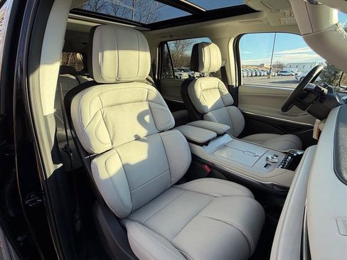 New 2026 Lincoln Navigator L Reserve w/ Jet Appearance Package image 12