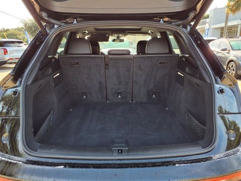 Used 2020 Audi Q5 2.0T Titanium Premium Plus w/ Premium Plus Package image 31