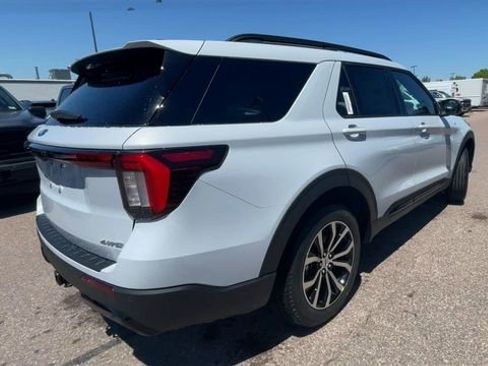 New 2026 Ford Explorer ST-Line AWD/4WD image 2