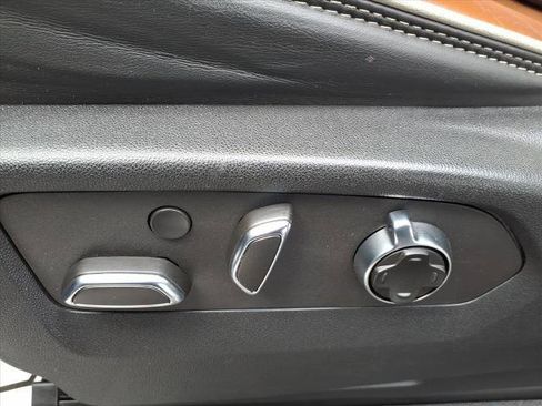 Used 2023 GMC Yukon XL Denali Ultimate image 24