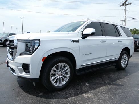 Used 2024 GMC Yukon SLT w/ SLT Luxury Package AWD/4WD image 9