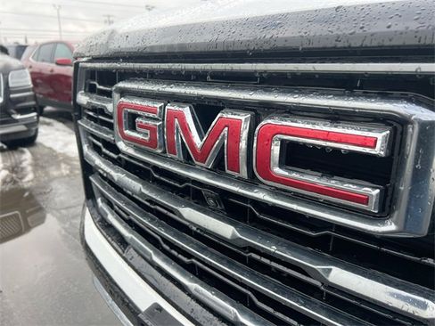 Used 2025 GMC Yukon AT4 image 32