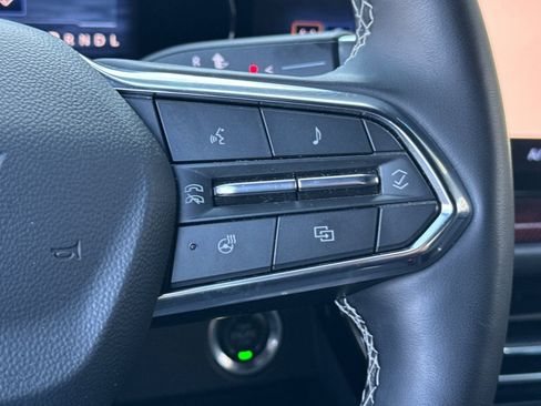 Used 2025 Chevrolet Traverse Z71 image 38