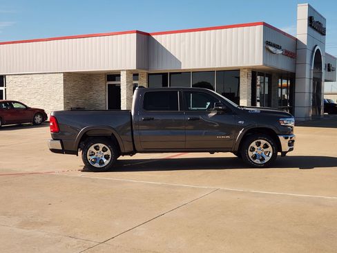 New 2026 RAM 1500 4x4 Crew Cab image 7