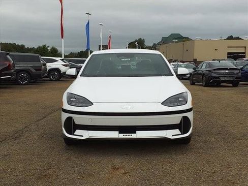 New 2024 Hyundai Ioniq 6 SEL image 9