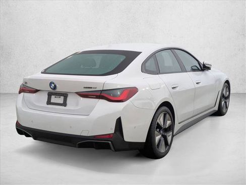 Used 2023 BMW i4 eDrive40 w/ Premium Package image 5