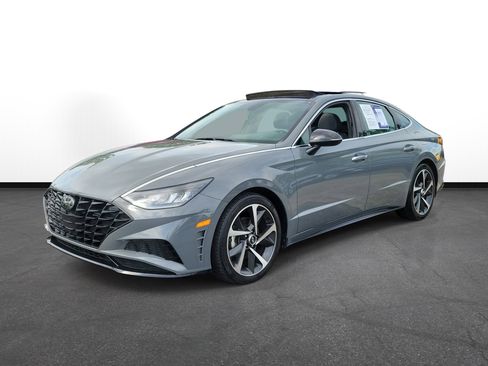 Used 2021 Hyundai Sonata SEL Plus w/ Tech Package FWD image 2