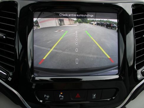 Used 2021 Jeep Cherokee Limited AWD/4WD image 26