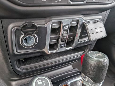 Used 2022 Jeep Wrangler Unlimited Sahara w/ Safety Group image 23