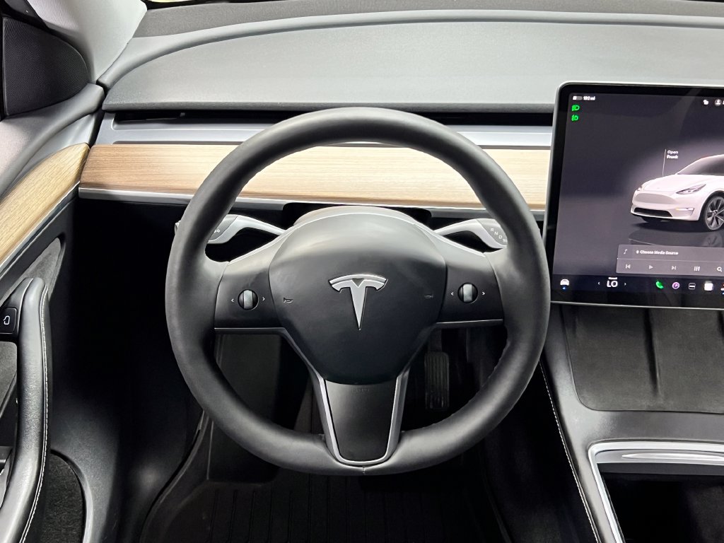 Used 2025 Tesla Model Y Long Range AWD/4WD image 24