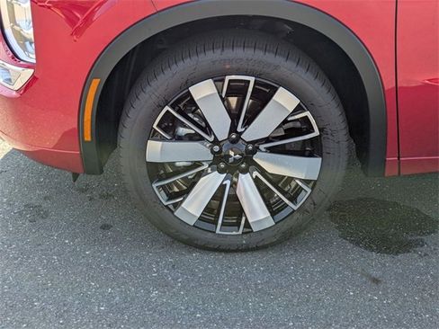 New 2025 Mitsubishi Outlander SEL image 10
