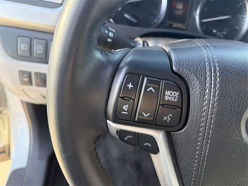 Certified 2018 Toyota Highlander XLE image 17