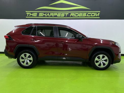 Used 2021 Toyota RAV4 LE AWD/4WD image 11