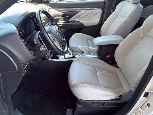 Used 2019 Mitsubishi Outlander GT AWD/4WD image 22
