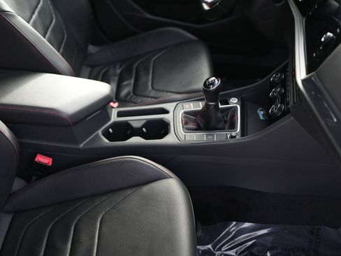 Used 2019 Volkswagen Jetta GLI Autobahn image 17