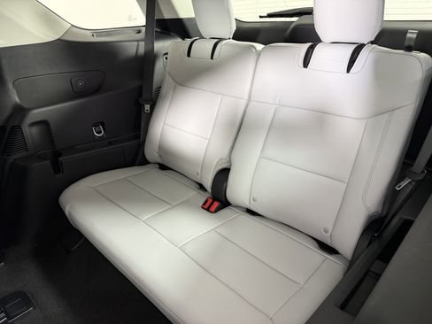 New 2026 Ford Explorer Platinum AWD/4WD image 15