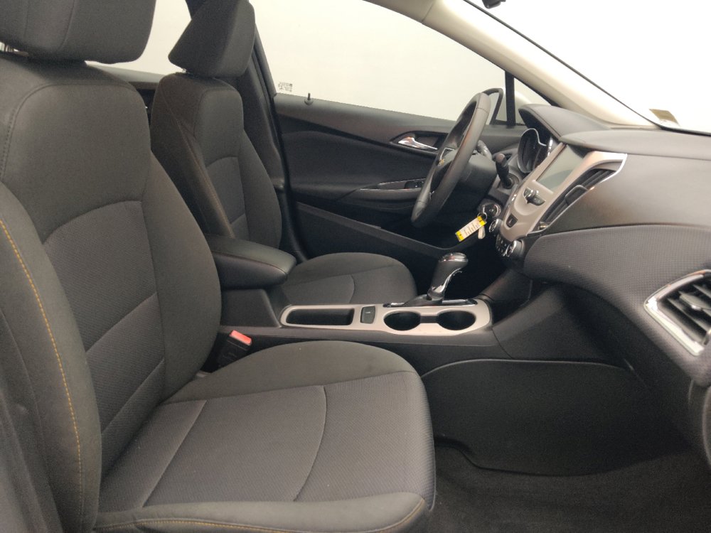 Used 2018 Chevrolet Cruze LS FWD image 21