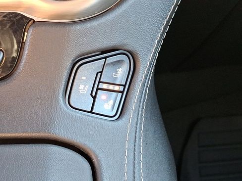 Used 2019 GMC Yukon XL Denali w/ Denali Ultimate Package image 27