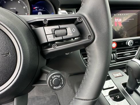 Used 2026 Porsche Macan Turbo image 17