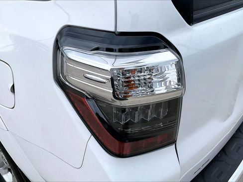 Used 2022 Toyota 4Runner SR5 Premium AWD/4WD image 29