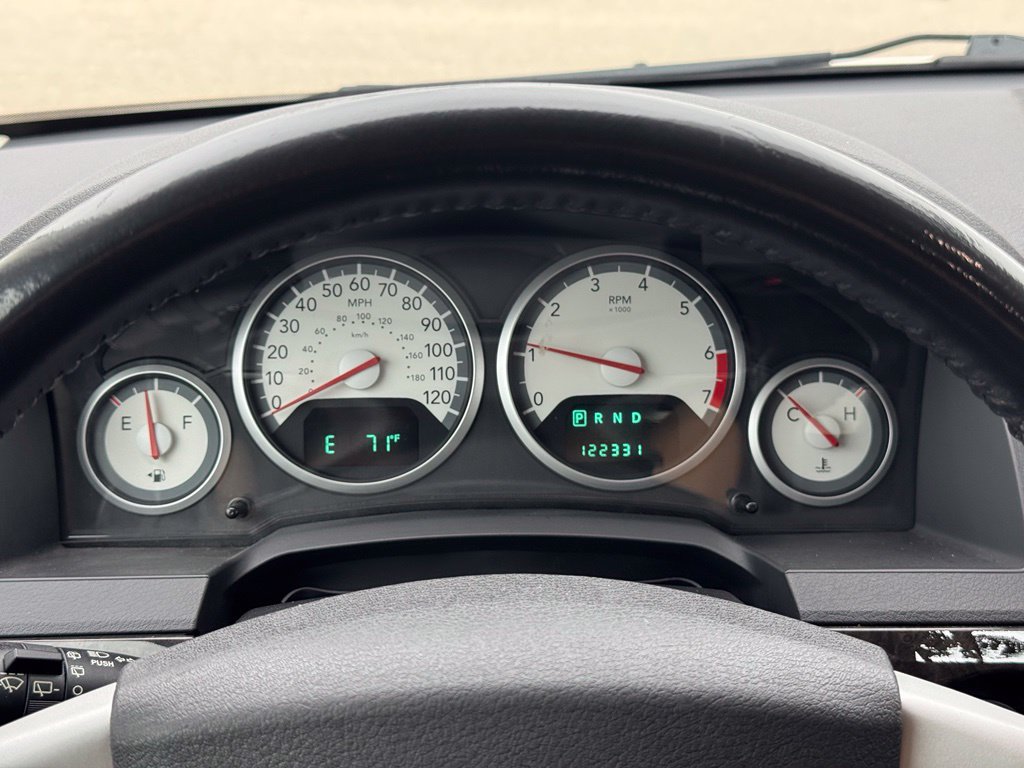 Used 2010 Dodge Grand Caravan SXT FWD image 24