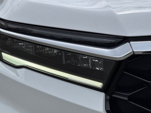 Certified 2023 Honda Pilot Touring image 11