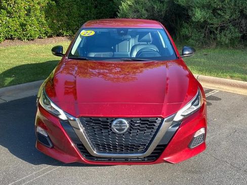 Used 2022 Nissan Altima 2.5 SR FWD image 2