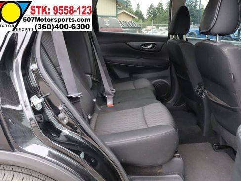 Used 2019 Nissan Rogue SV AWD/4WD image 18