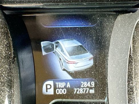 Used 2013 Toyota Avalon Limited image 7