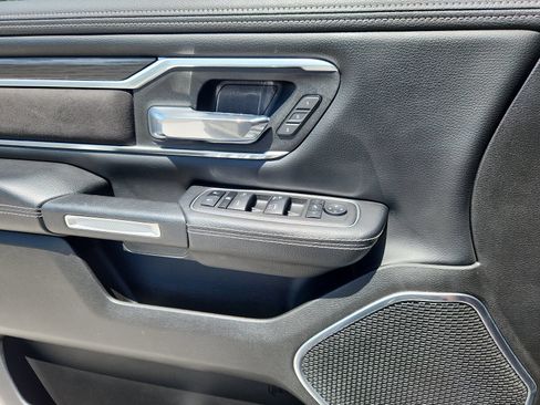Used 2023 RAM 1500 Laramie AWD/4WD image 9