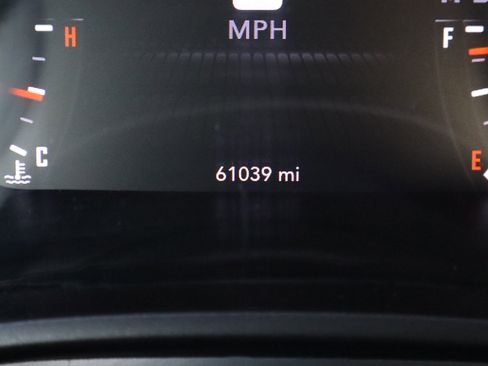 Used 2023 Dodge Challenger SXT image 26