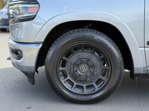 Used 2022 RAM 1500 Limited AWD/4WD image 9