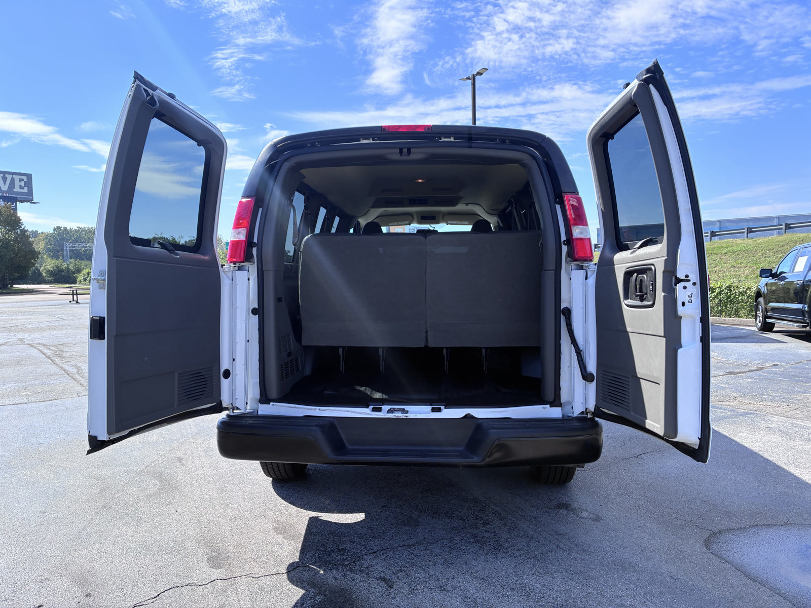 Used 2020 Chevrolet Express 2500 LS RWD image 37