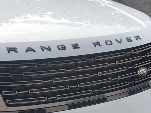 New 2026 Land Rover Range Rover Long Wheelbase Autobiography AWD/4WD image 13