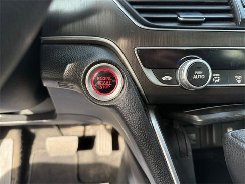 Used 2018 Honda Accord LX image 29