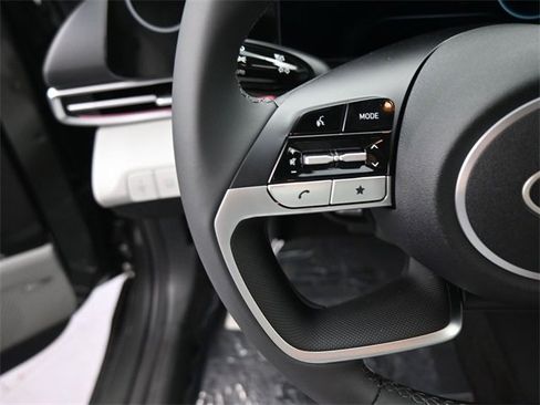 New 2025 Hyundai Elantra Limited image 18