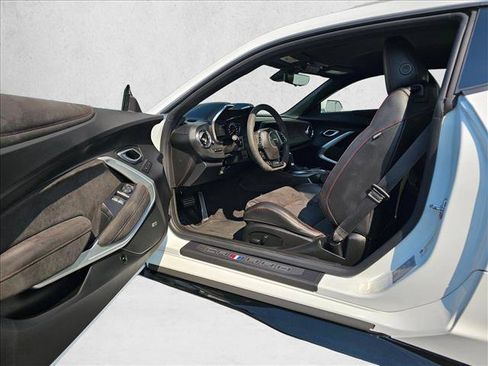 Used 2022 Chevrolet Camaro ZL1 RWD image 14