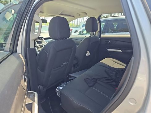 Used 2013 Ford Edge SE image 4