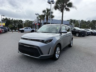Used 2023 Kia Soul LX w/ LX Technology Package