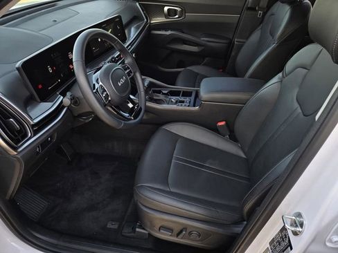 Certified 2025 Kia Sorento S w/ Panoramic Sunroof Package image 21