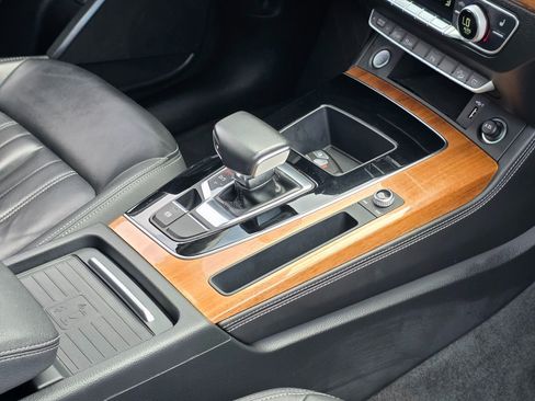 Used 2021 Audi Q5 Premium Plus image 17