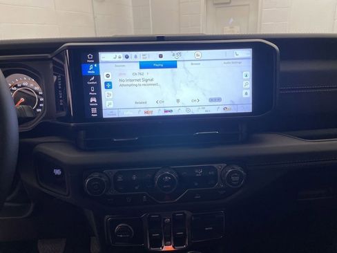 New 2026 Jeep Gladiator Sport image 10