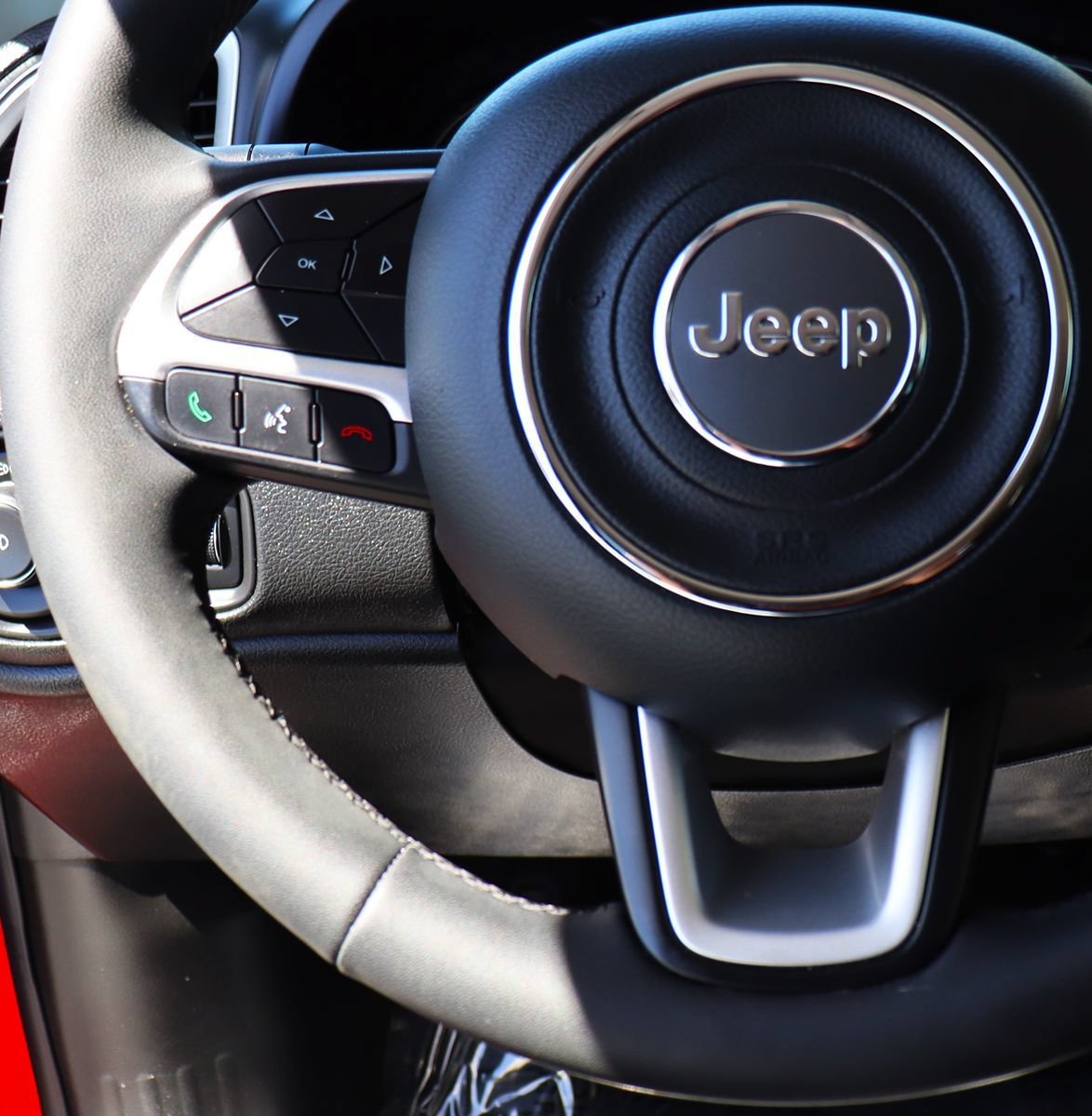 Used 2019 Jeep Renegade Latitude FWD image 54