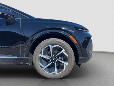 Used 2024 Chevrolet Equinox EV LT image 21