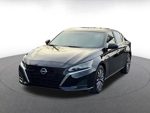 Used 2025 Nissan Altima 2.5 SV image 7