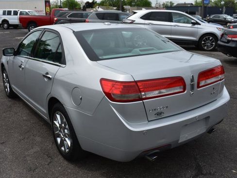 Used 2010 Lincoln MKZ FWD image 5